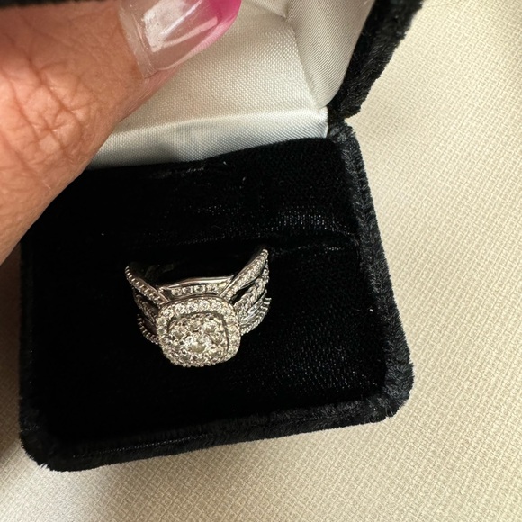 Wedding ring and jacket - Picture 6 of 6